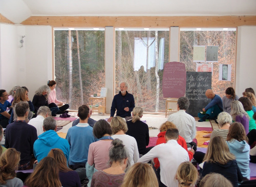 Studienveranstaltung in der spirituellen Hochschule der Sonnenoase